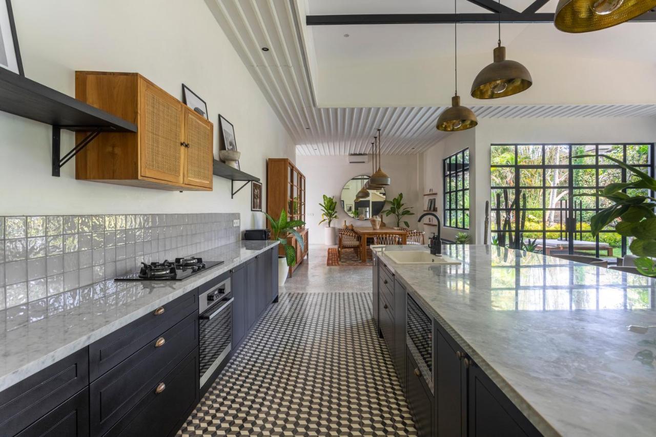 Villa Badoum Guesthouse Canggu  Exterior photo